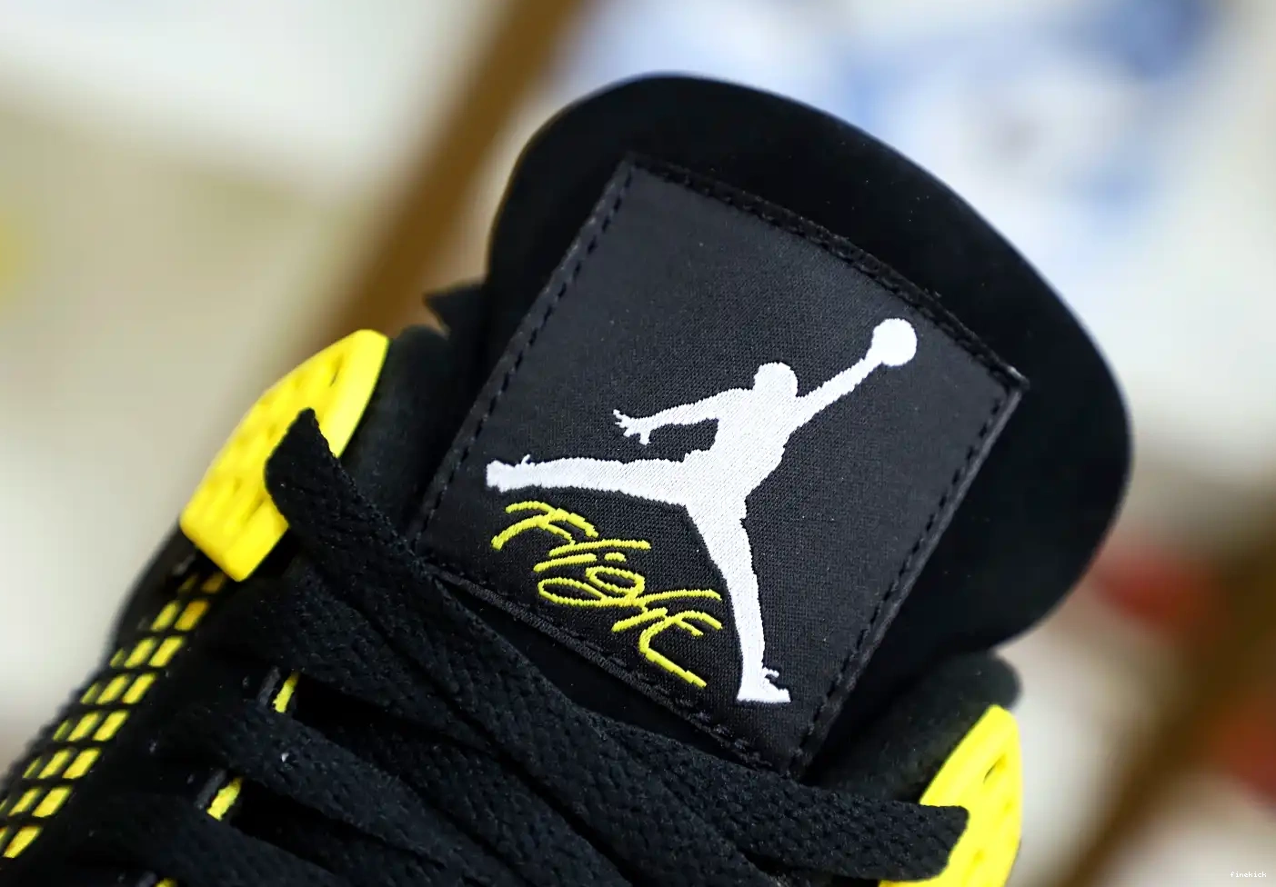  2023 Jordan4 Jordan Air thunder 0702